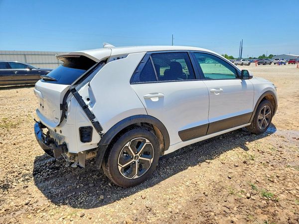 2026 KIA NIRO LX