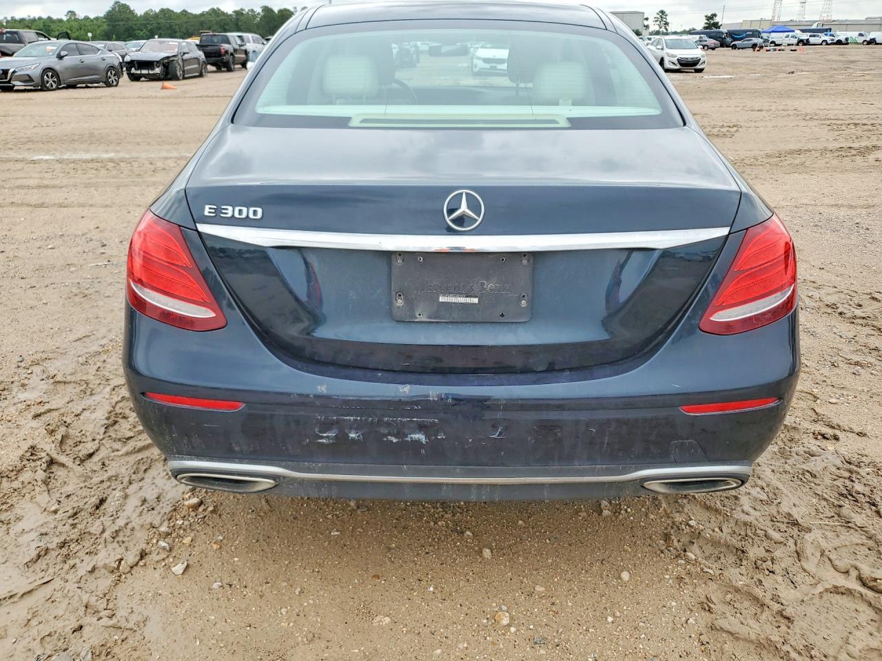 2017 MERCEDES-BENZ E E300