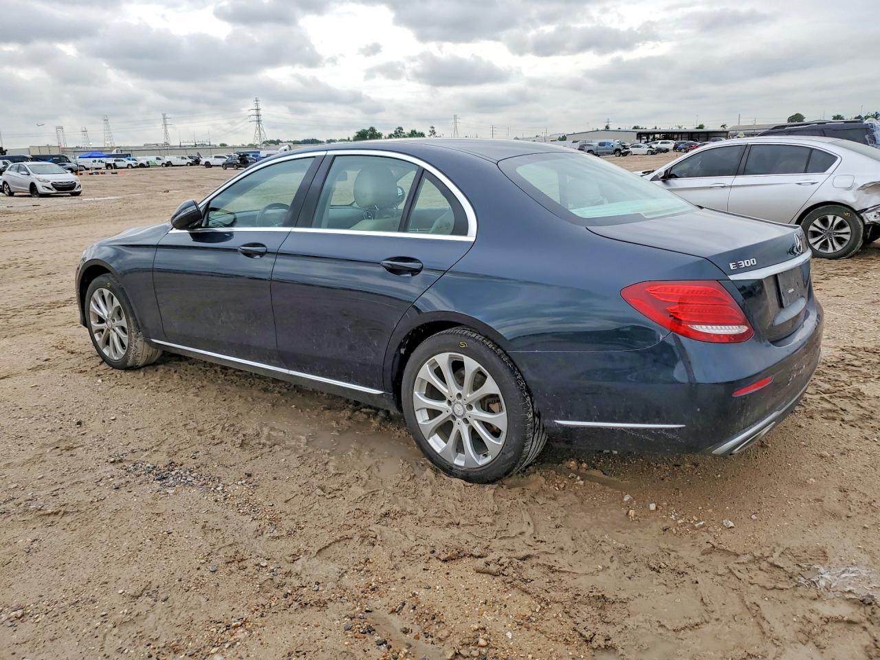 2017 MERCEDES-BENZ E E300