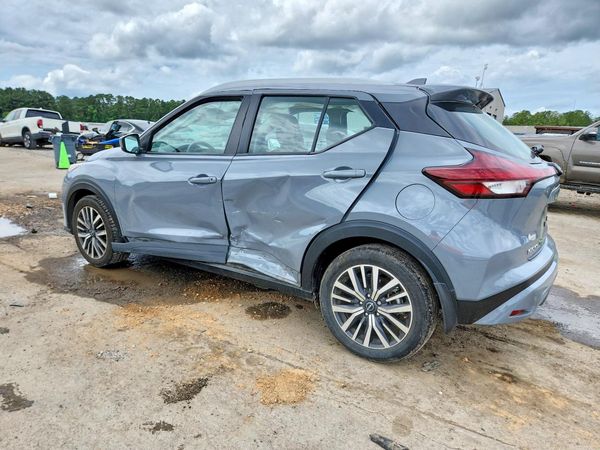 2022 NISSAN KICKS SV