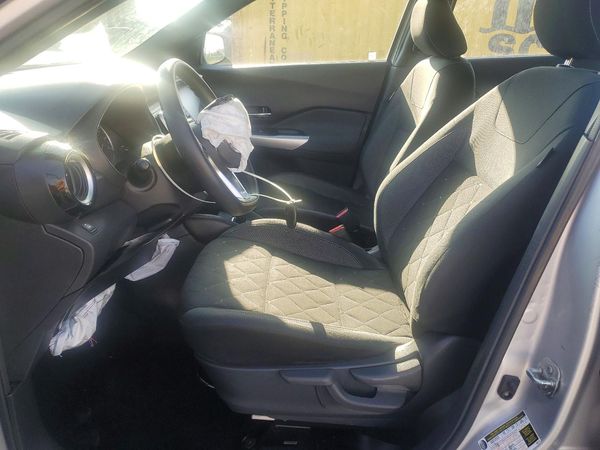 2019 NISSAN KICKS — DENT