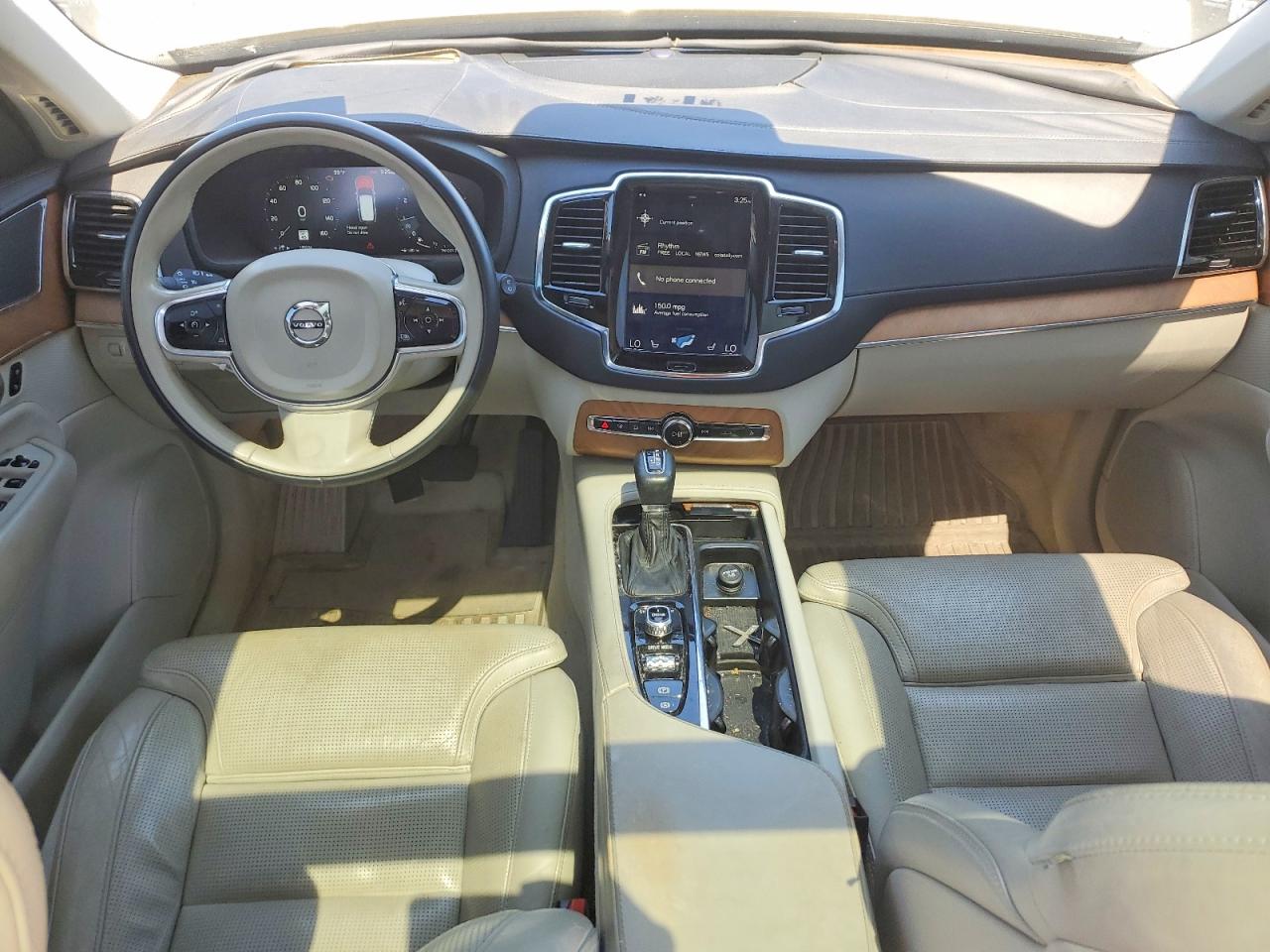 2016 VOLVO XC90