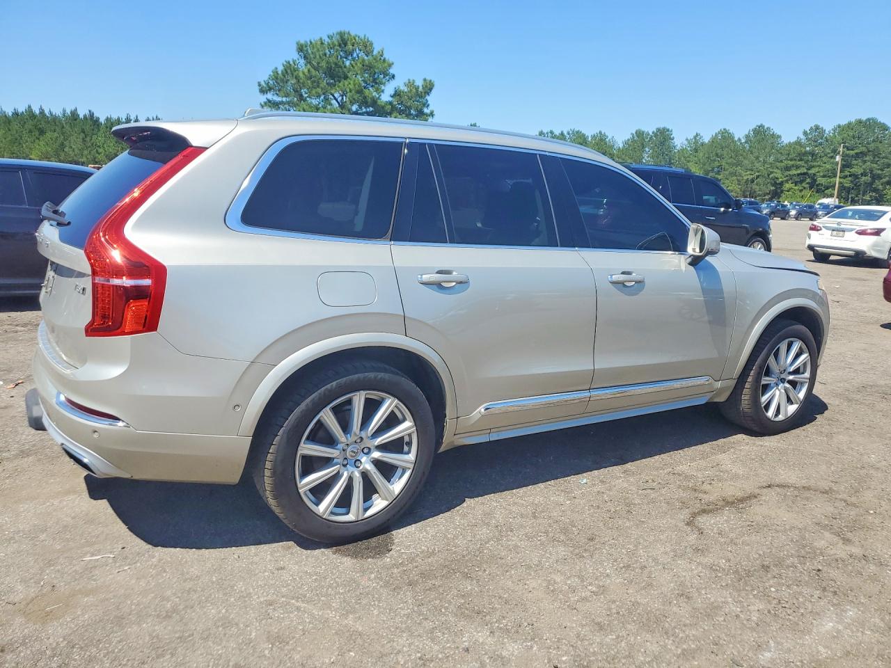 2016 VOLVO XC90