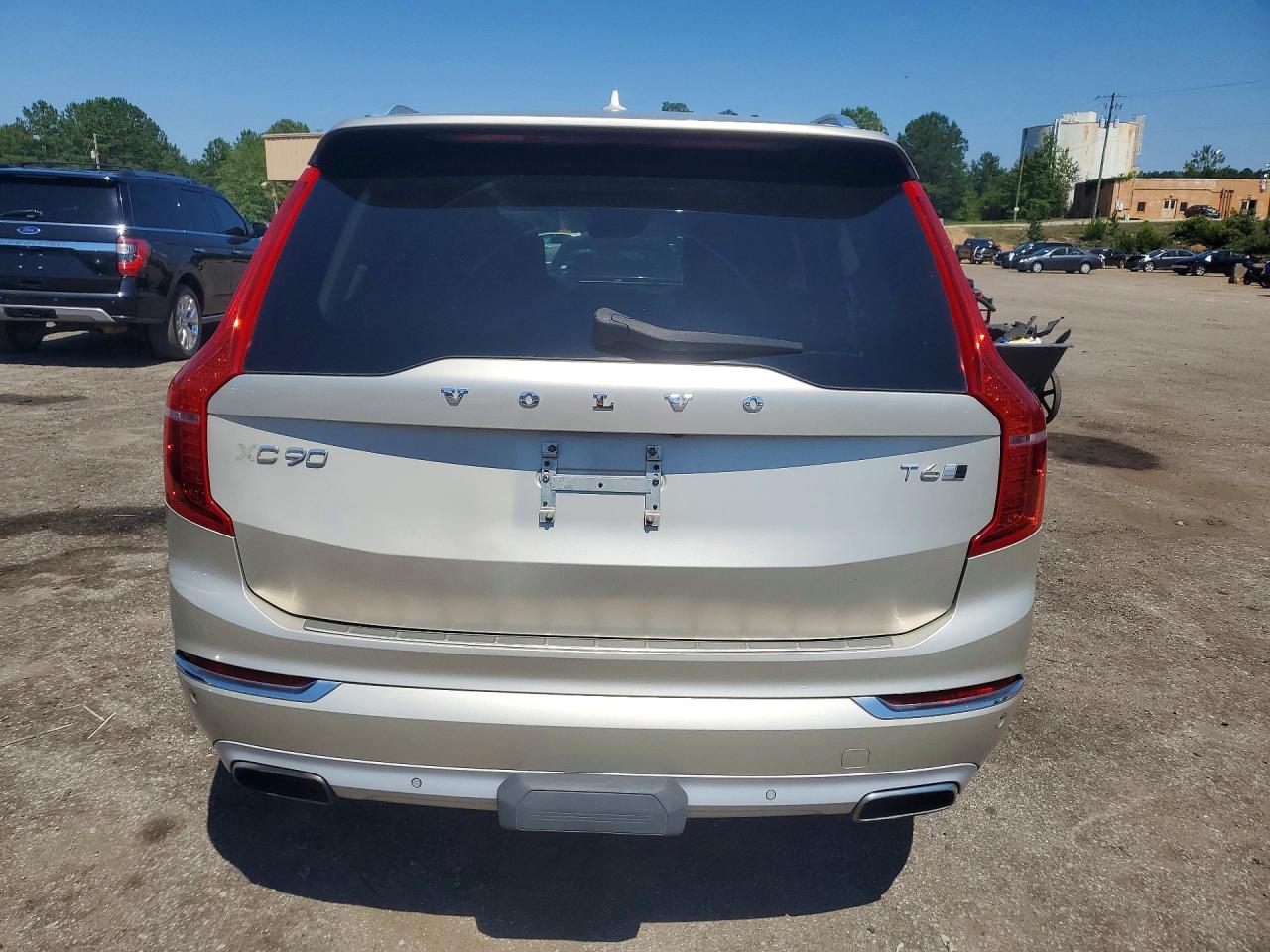 2016 VOLVO XC90