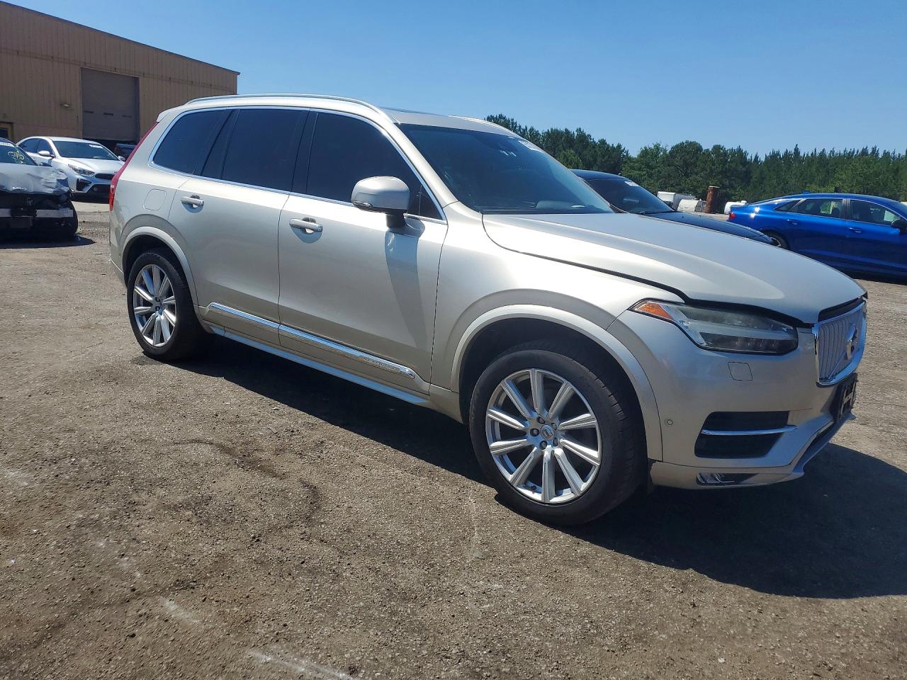 2016 VOLVO XC90
