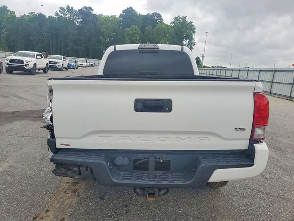 2017 TOYOTA TACOMA