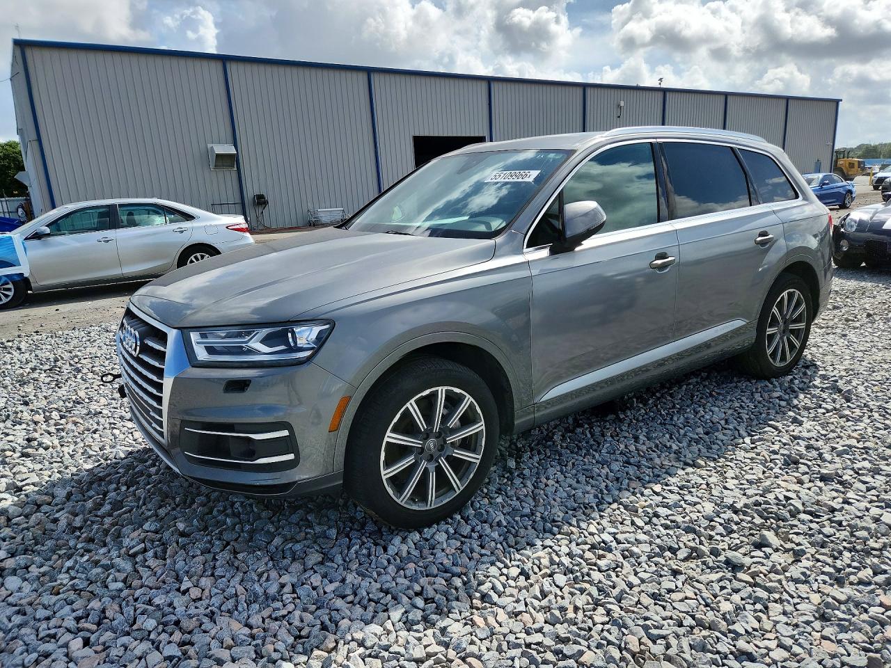 2017 AUDI Q7 quattro Premium Plus