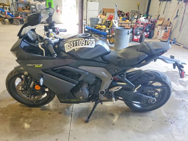 2025 TRIUMPH MOTORCYCLE DAYTONA