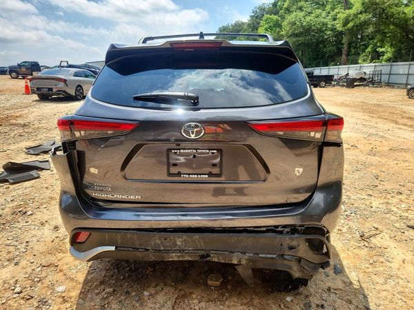 2022 TOYOTA HIGHLANDER XSE