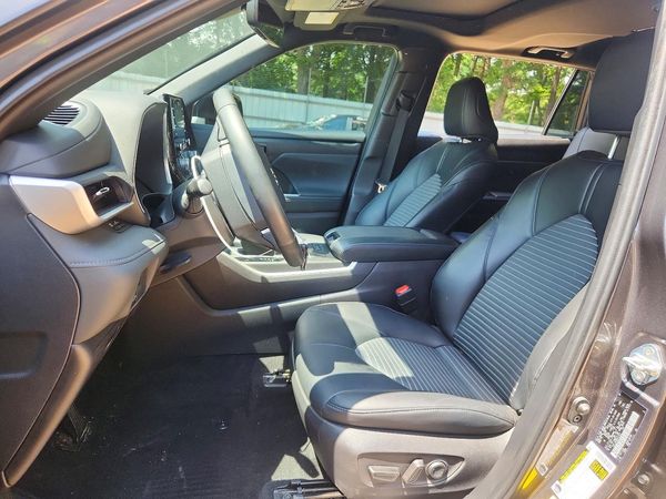 2022 TOYOTA HIGHLANDER XSE