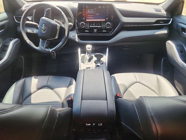 2022 TOYOTA HIGHLANDER XSE