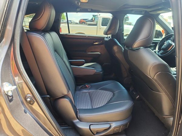 2022 TOYOTA HIGHLANDER XSE