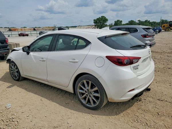 2018 MAZDA 3