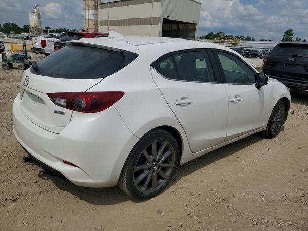 2018 MAZDA 3
