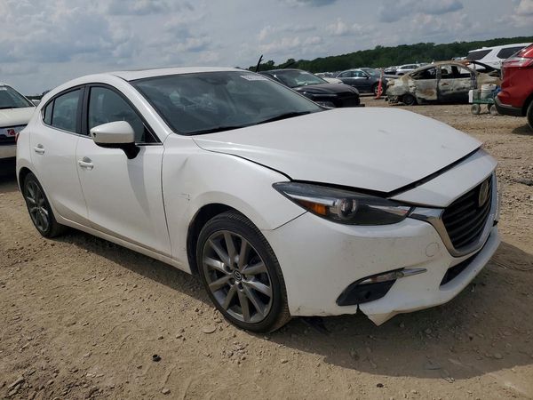 2018 MAZDA 3