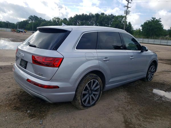 2017 AUDI Q7 quattro Premium Plus