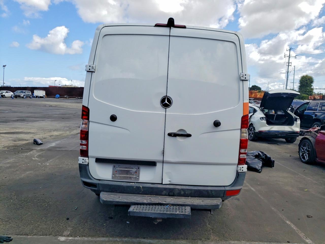 2015 MERCEDES-BENZ SPRINTER