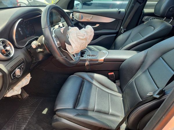 2020 MERCEDES-BENZ GLC GLC300