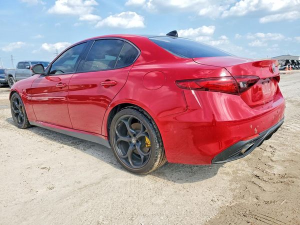2018 ALFA ROMEO GIULIA TI RWD