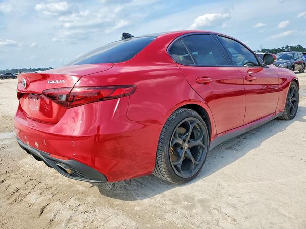 2018 ALFA ROMEO GIULIA TI RWD