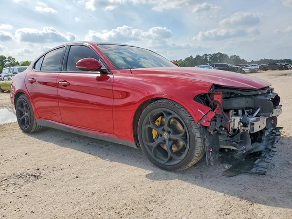 2018 ALFA ROMEO GIULIA TI RWD