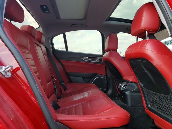 2018 ALFA ROMEO GIULIA TI RWD