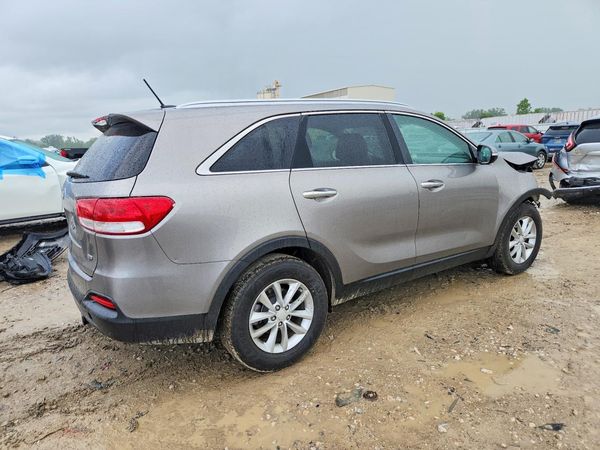 2016 KIA SORENTO L / LX