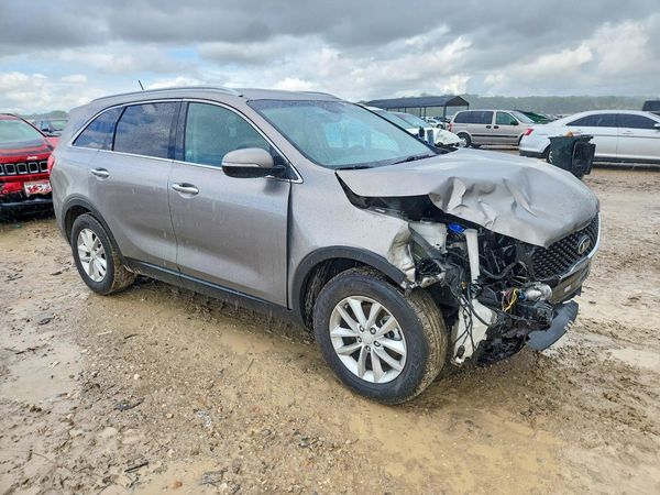2016 KIA SORENTO L / LX