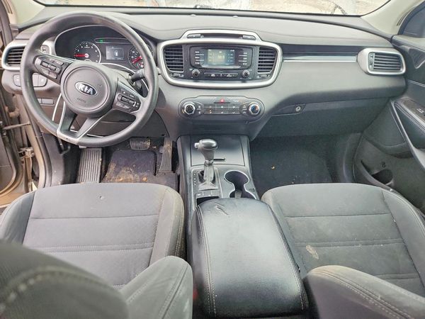 2016 KIA SORENTO L / LX