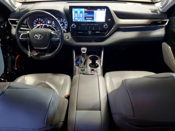 2020 TOYOTA HIGHLANDER Limited