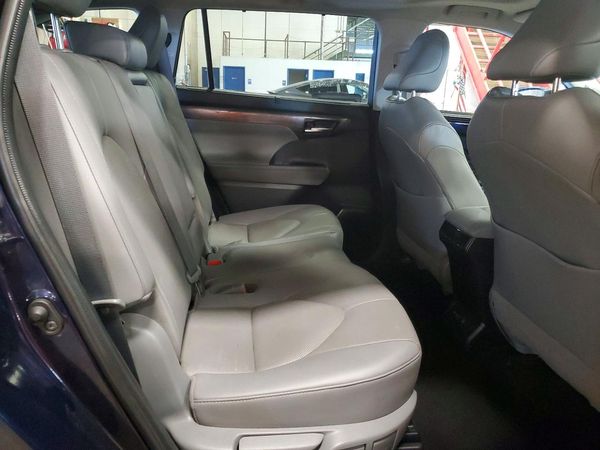2020 TOYOTA HIGHLANDER Limited