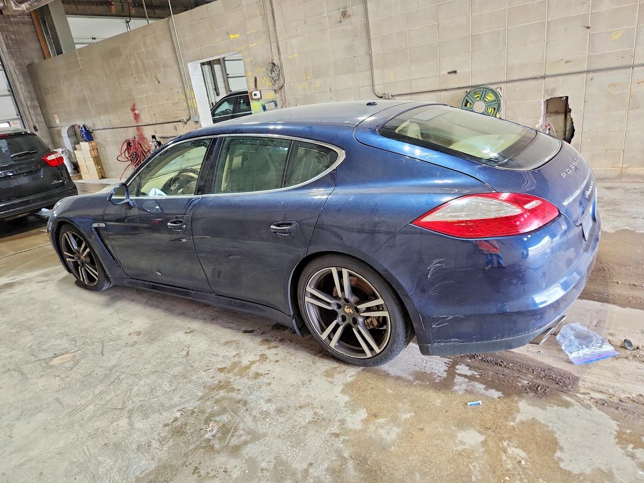 2012 PORSCHE PANAMERA S (2WD), 4S (4WD)
