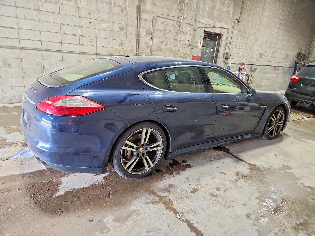 2012 PORSCHE PANAMERA S (2WD), 4S (4WD)