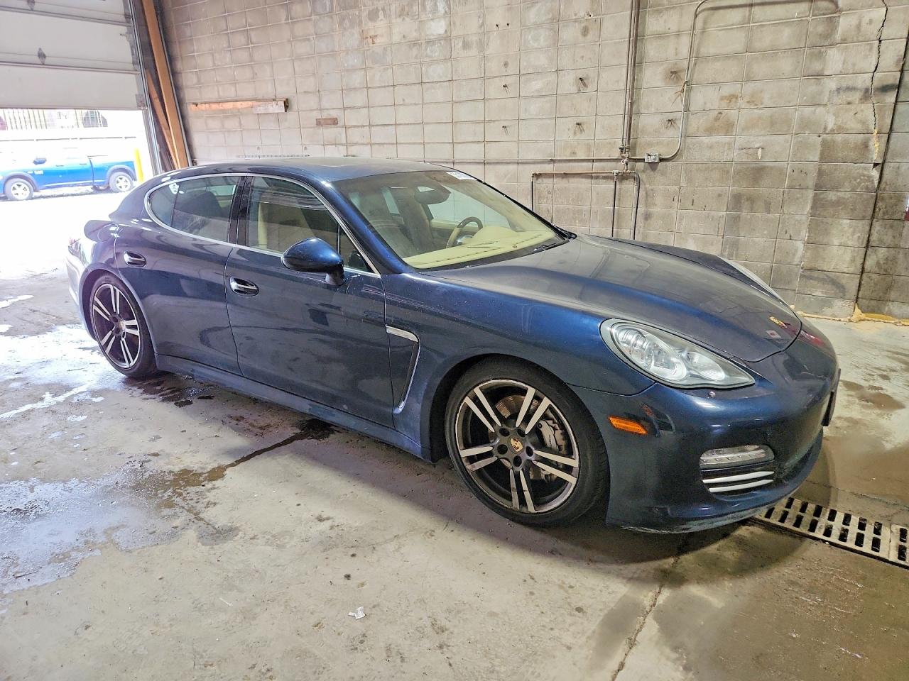 2012 PORSCHE PANAMERA S (2WD), 4S (4WD)