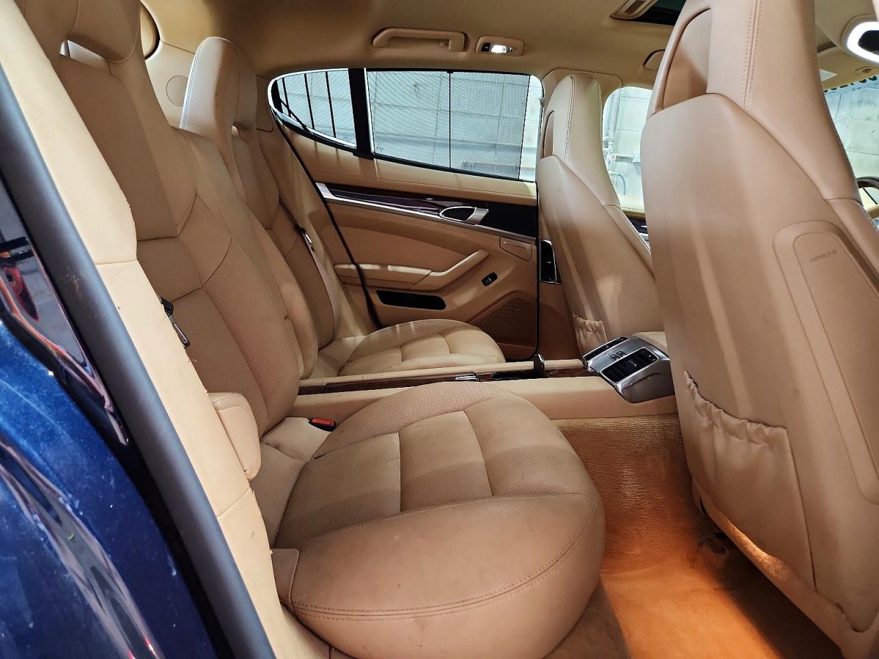 2012 PORSCHE PANAMERA S (2WD), 4S (4WD)