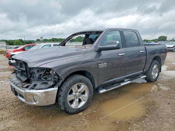 2015 RAM 1500 SLT CREW CAB 4X4