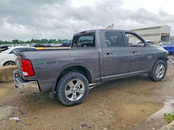 2015 RAM 1500 SLT CREW CAB 4X4