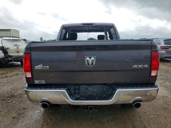 2015 RAM 1500 SLT CREW CAB 4X4