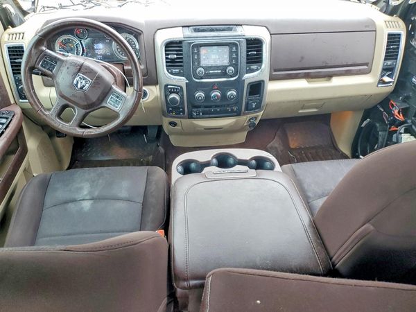 2015 RAM 1500 SLT CREW CAB 4X4