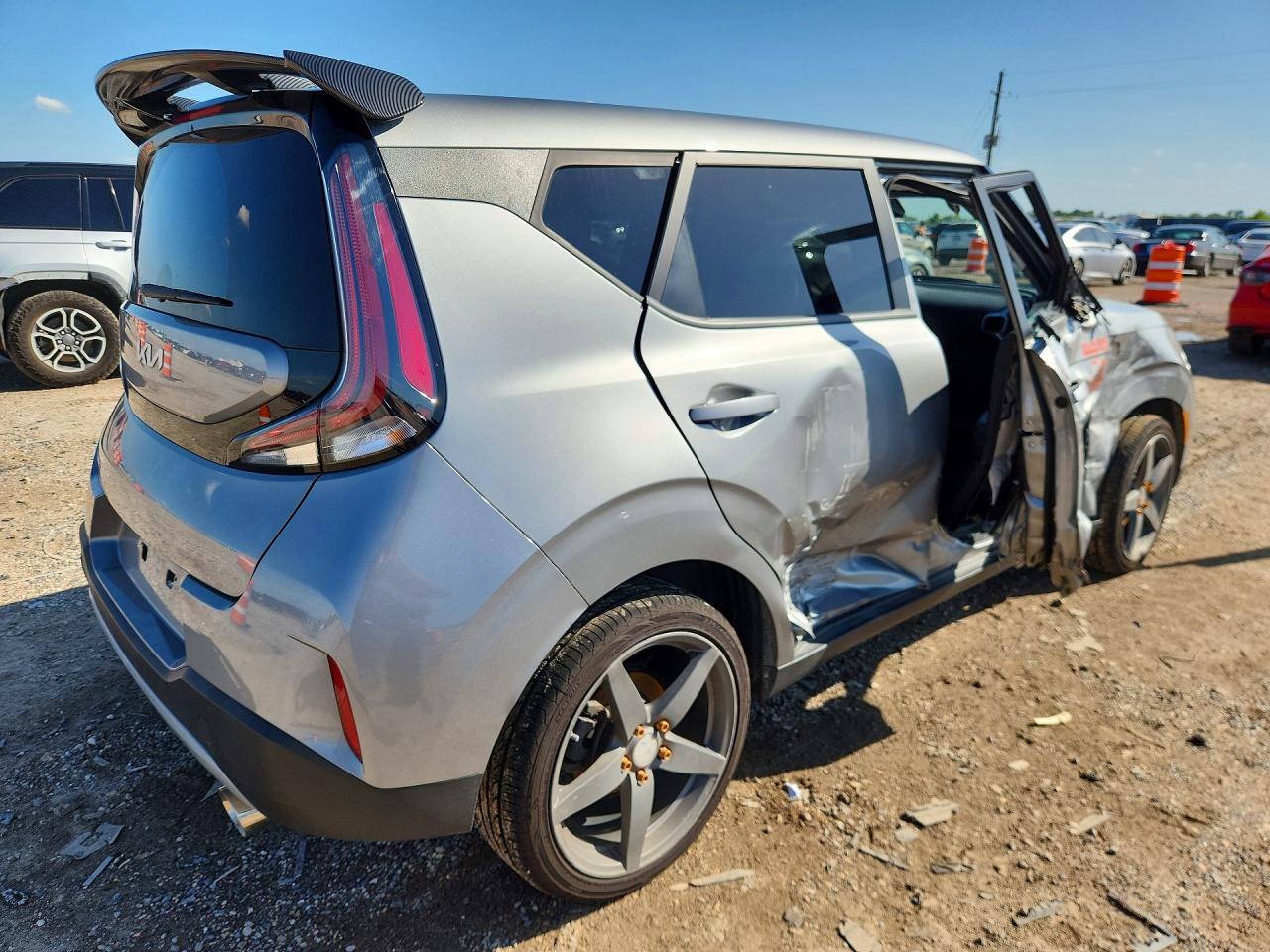 2023 KIA SOUL LX, S