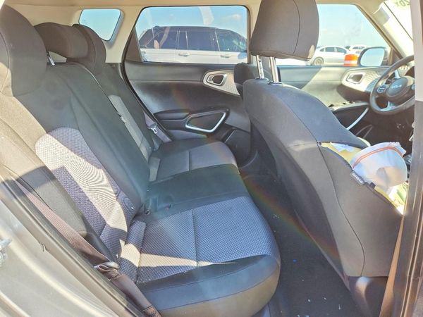 2023 KIA SOUL LX, S