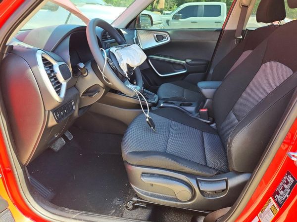 2025 KIA SOUL LX, S
