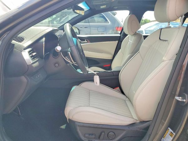 2025 GENESIS G70