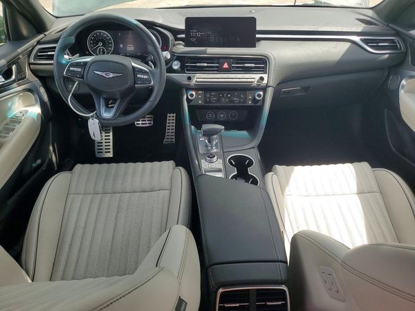 2025 GENESIS G70