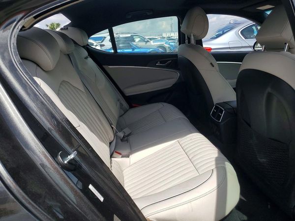 2025 GENESIS G70