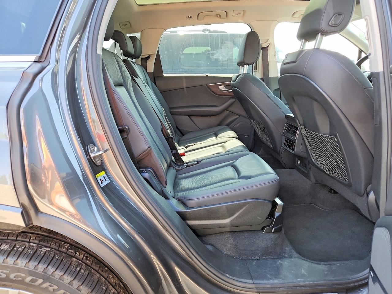 2020 AUDI Q7 quattro Premium Plus