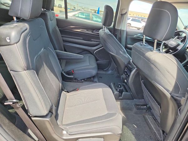 2022 JEEP GRAND CHEROKEE L LAREDO 4X4