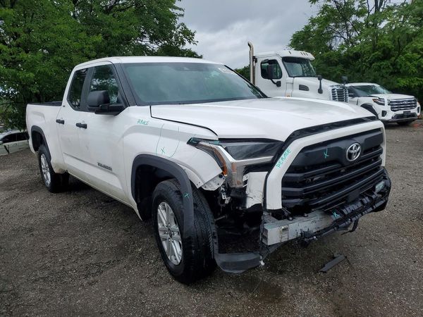 2025 TOYOTA TUNDRA SR5