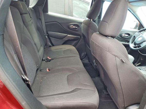 2019 JEEP CHEROKEE LATITUDE FWD