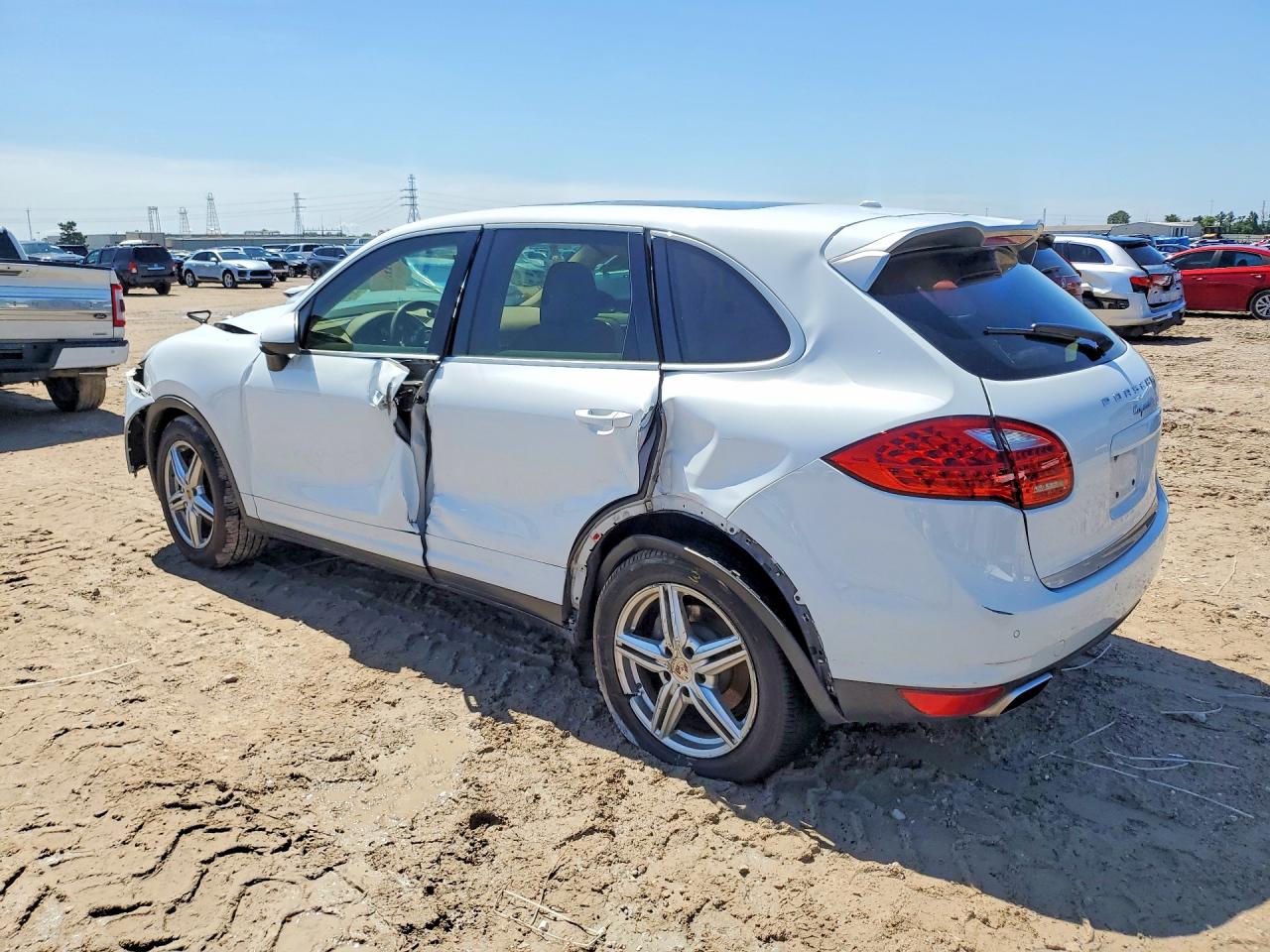 2014 PORSCHE CAYENNE